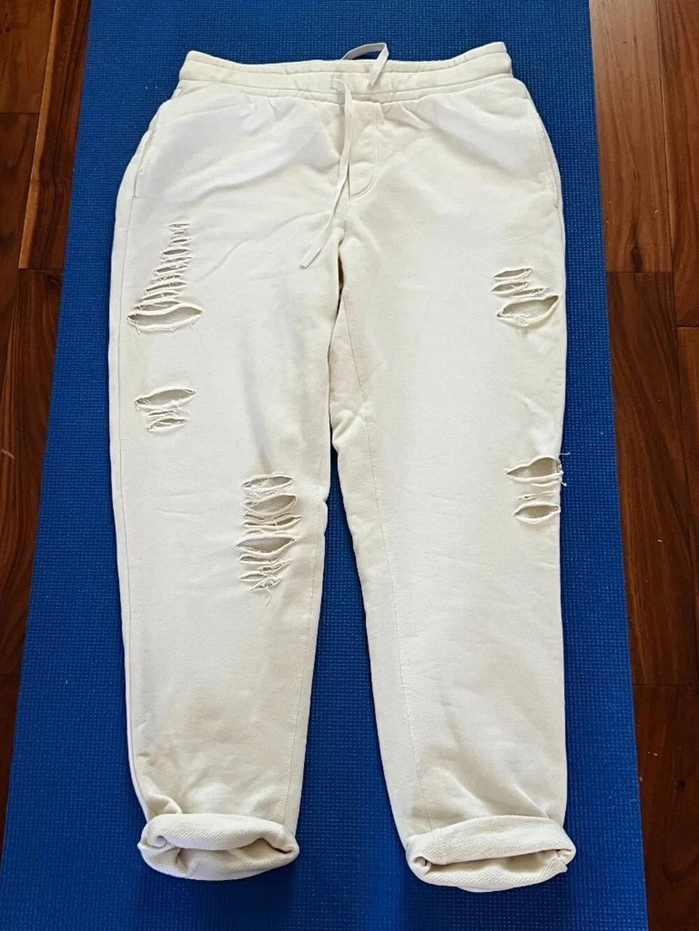 Alo Yoga White Distressed Sweatpants Joggers Size [M] NWOT